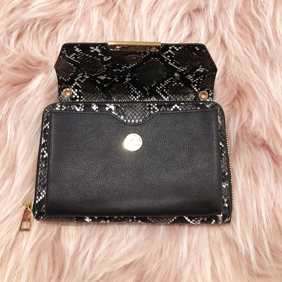 ⭐️Buy 1 get 1 FREE⭐️ NWOT Snakeskin Wallet Clutch - Picture 2 of 5